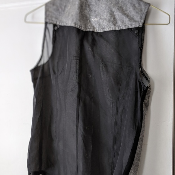 Gray denim button-up vest - Picture 2 of 3